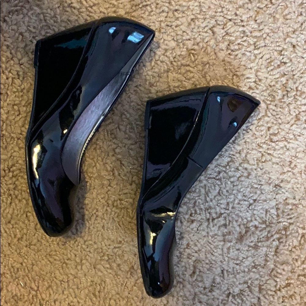 Like New Black Wedges